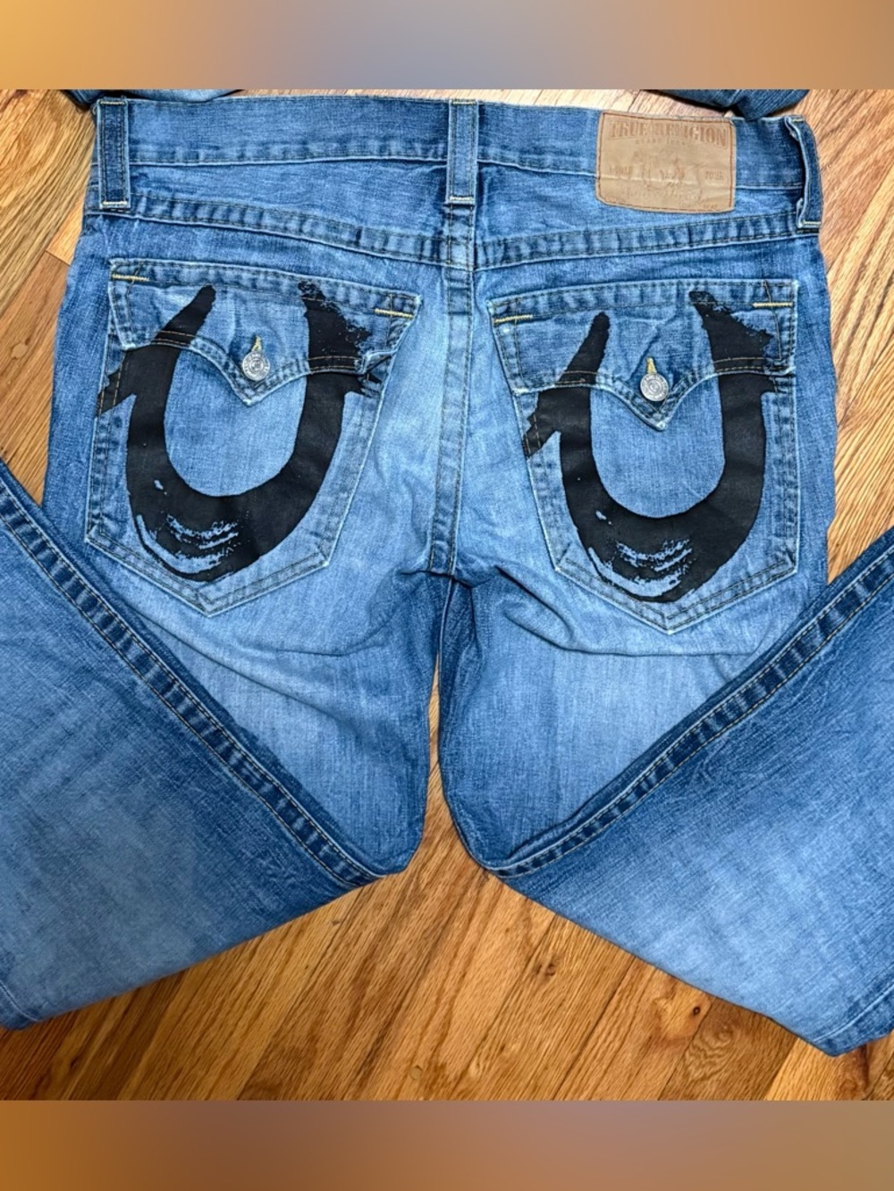 True Religion Blue Denim Jeans with Black Horseshoe Pocket Graphics Mens 33